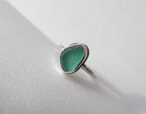 Turquoise seaglass silver ring with gold nugget details. N.5