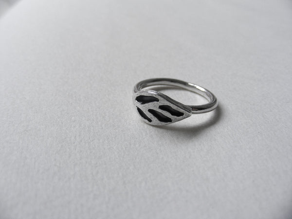 Recycled silver abstract shell ring L
