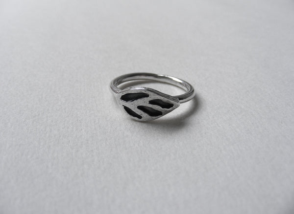 Recycled silver abstract shell ring L