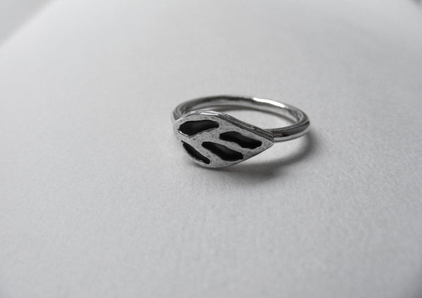 Recycled silver abstract shell ring L