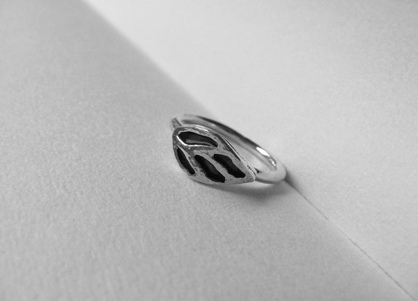 Recycled silver abstract shell ring L