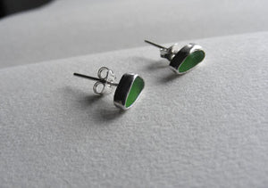 Sprite Green Durdle Dor Door sea glass tiny silver stud earrings