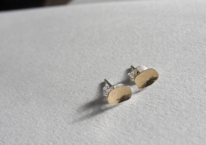 Pebble stud earrings in recycled 9ct gold