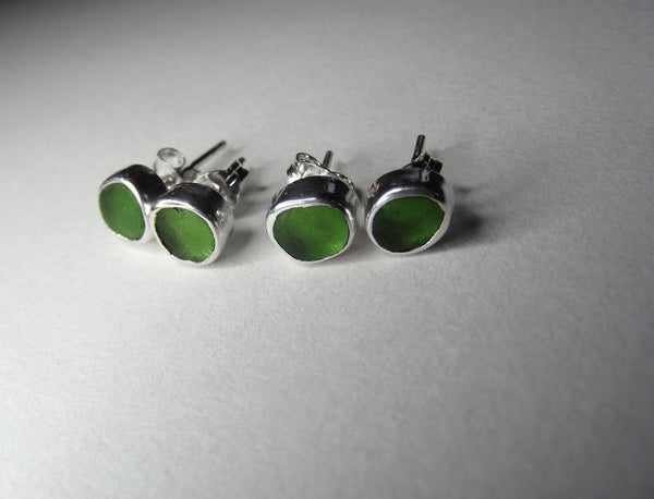 Sprite Green round sea glass silver studs