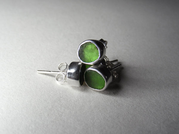 Sprite Green round sea glass silver studs