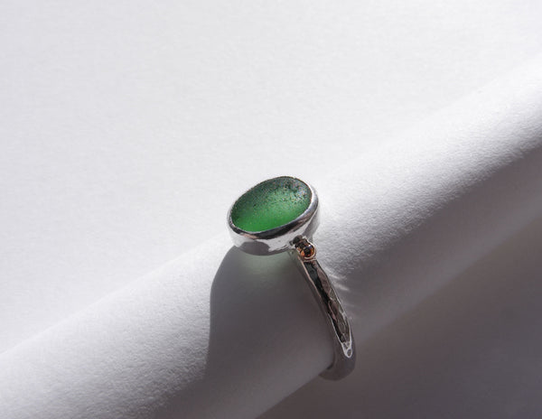 Emerald green, round shaped sea glass treasure ring SIZE N