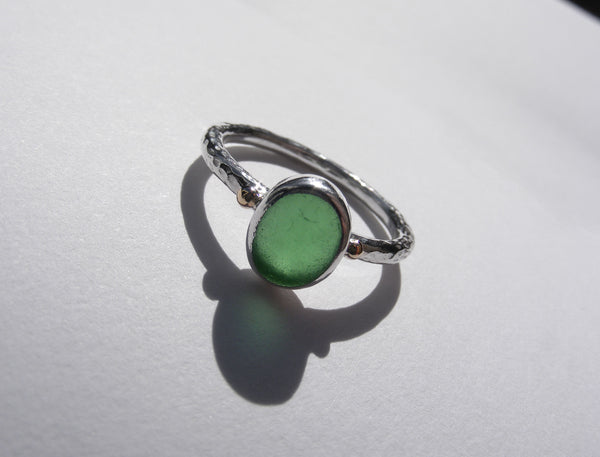 Emerald green, round shaped sea glass treasure ring SIZE N
