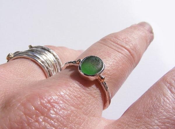 Emerald green, round shaped sea glass treasure ring SIZE N