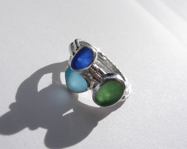 Emerald green, round shaped sea glass treasure ring SIZE N