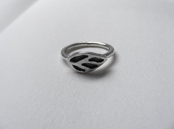 Recycled silver abstract shell ring L