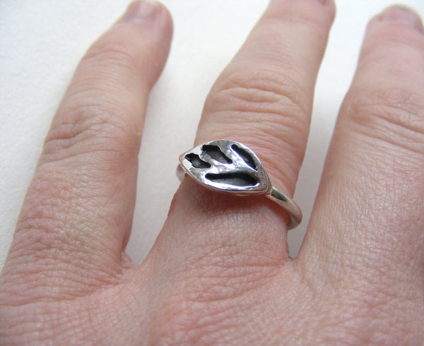 Recycled silver abstract shell ring L